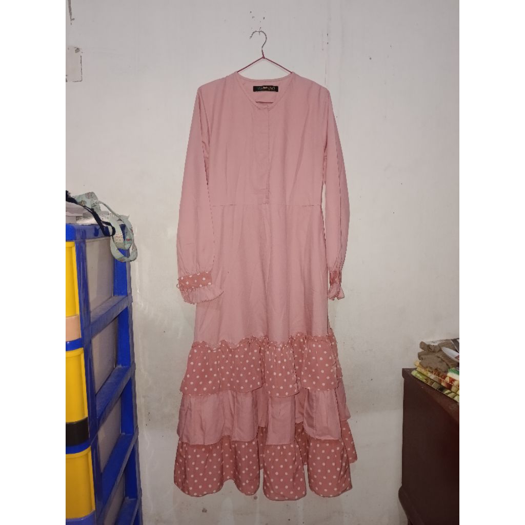( PRELOVED PRIBADI) GAMIS WANITA PINK MOTIF POLKADOT PUTIH MEKAR