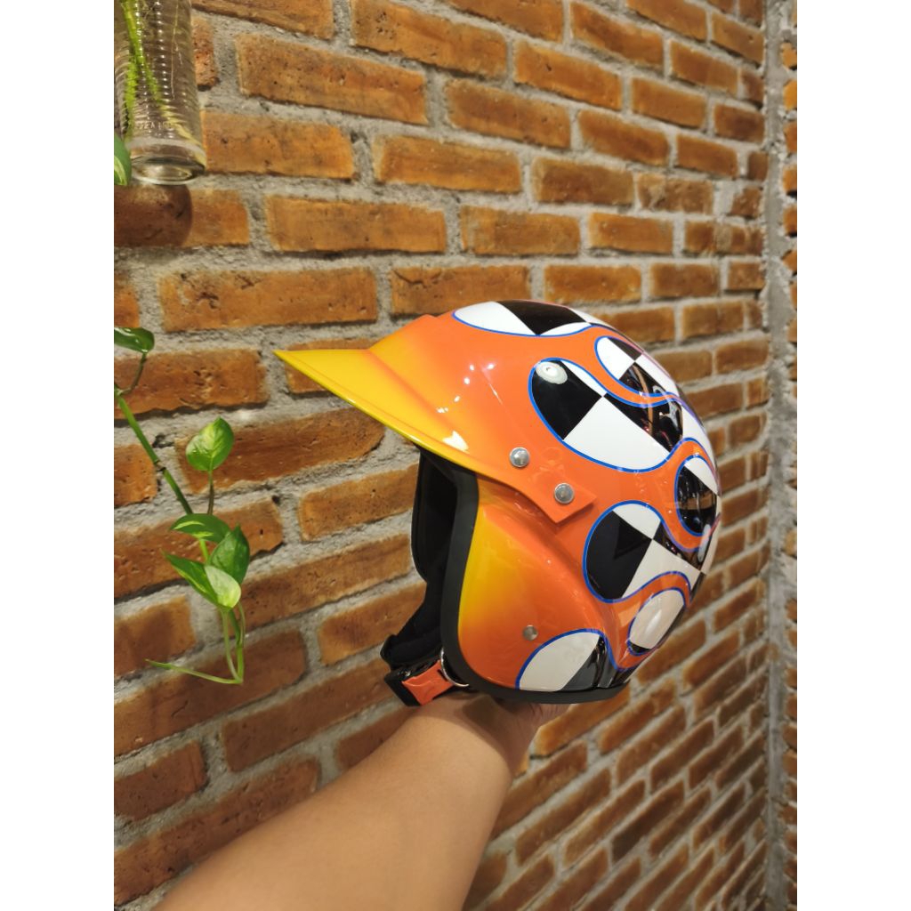 Helm Loody Flame Checkerboard