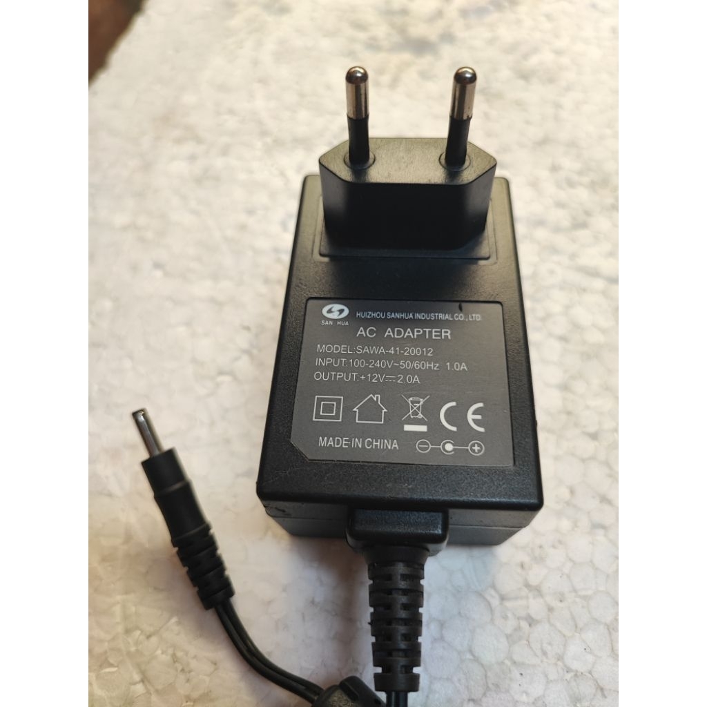 Adaptor SAWA-41-20012  12V 2A Jack kecil 3,5mm