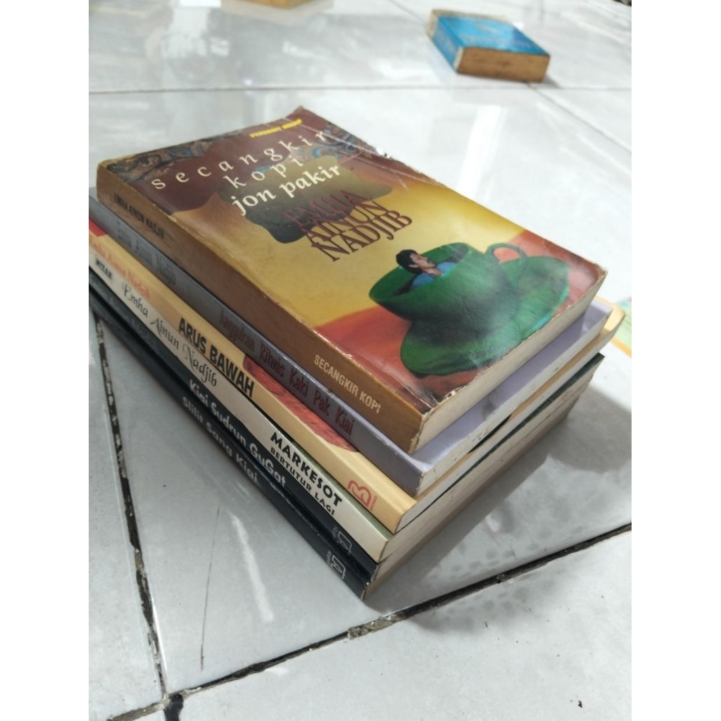 buku Emha Ainun Najib