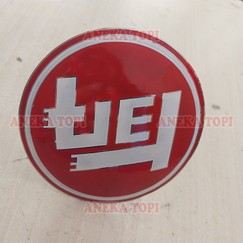 Emblem Grill Aksesoris Tempelan Mobil TEQ Merah Bulat - Aneka Topi