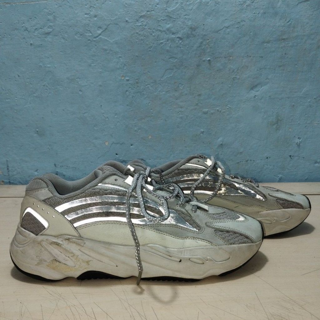 SEPATU BEKAS SIZE 44 INSOLE 28 CM