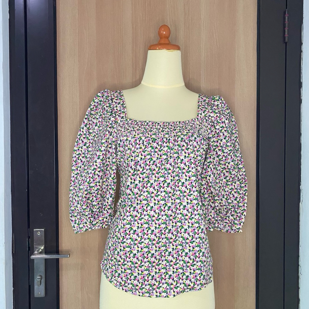 Blouse Motif Bunga Brand HM | Atasan Bunga Wanita Lucu