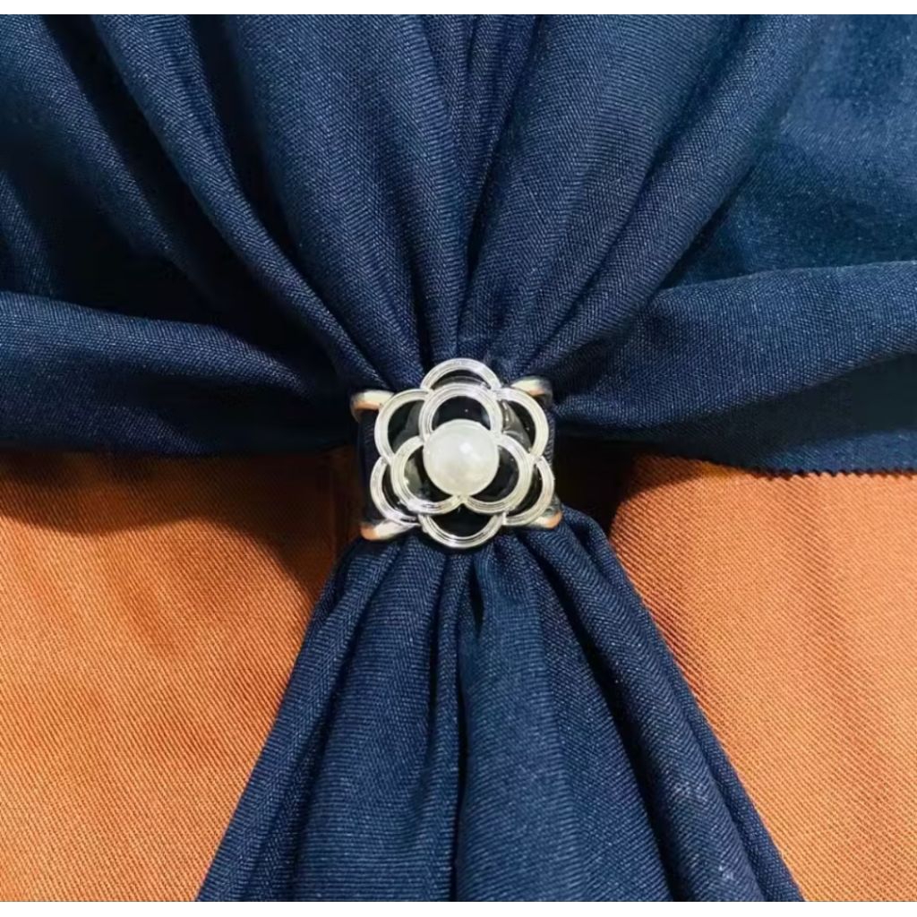 Ring Cincin Jilbab Kelopak Bunga mawar hitam