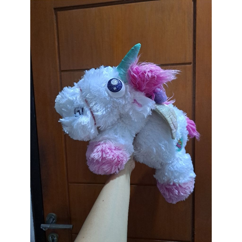 Boneka fluffy unicorn minion USJ