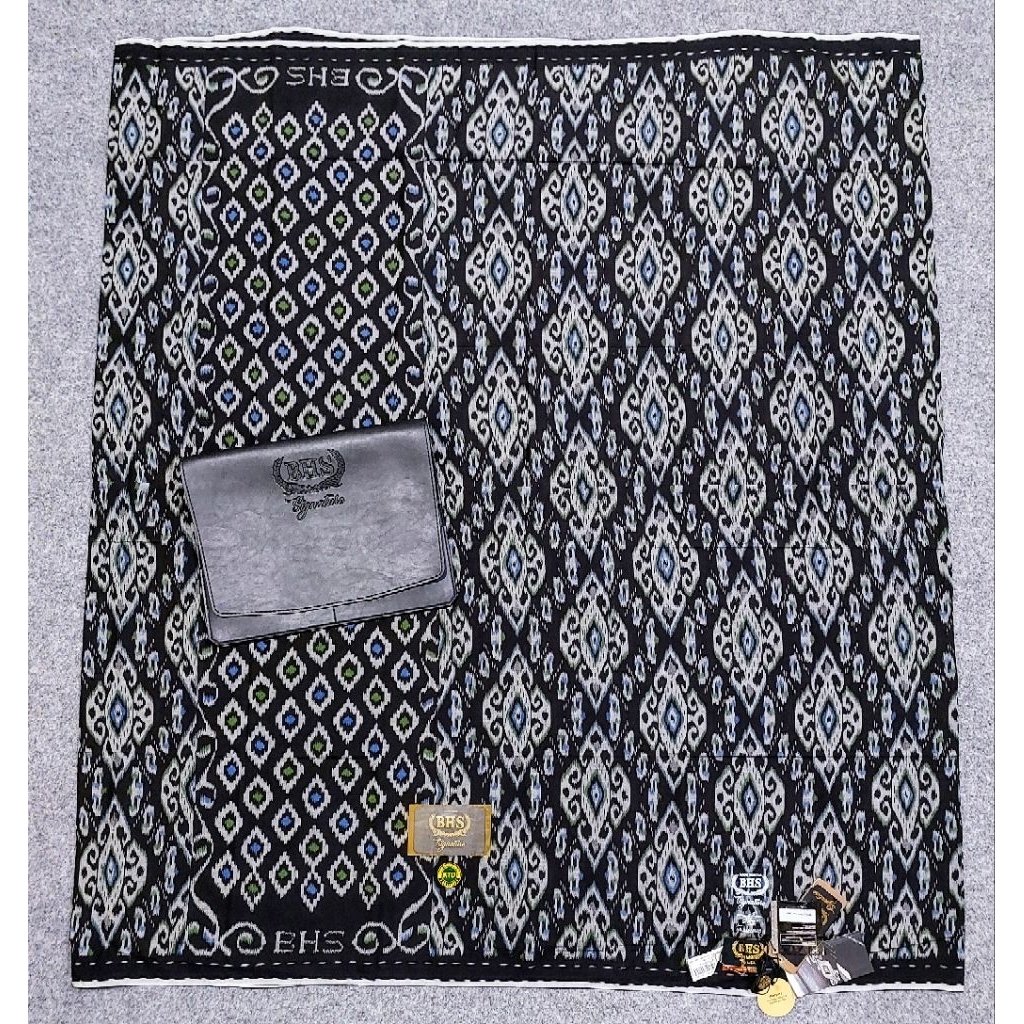 Sarung BHS Signature KTD Gold (Kawung Tumpal Dua Warna) Spunsilk-Mercerized Lawasan Warna Hitam