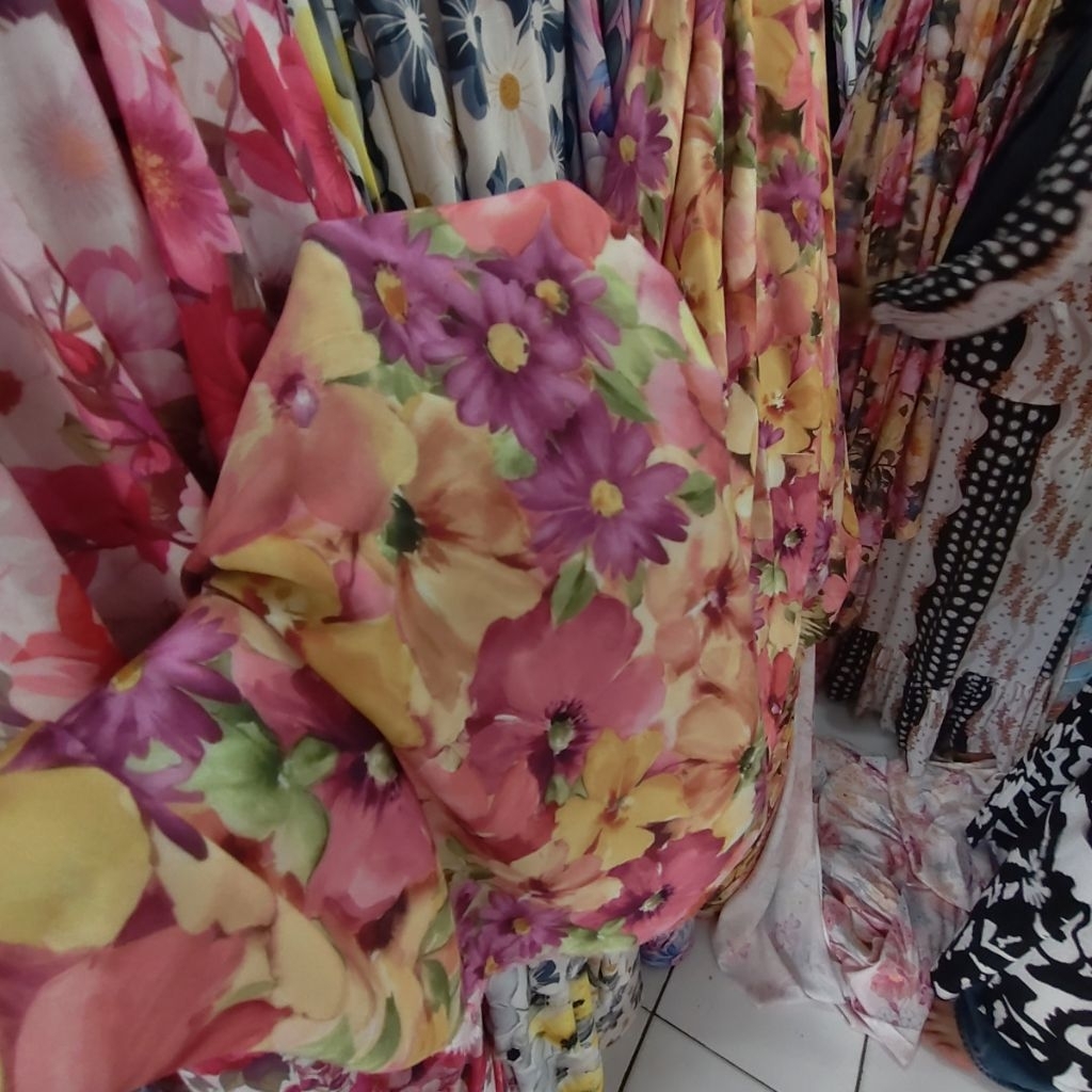 KAIN KATUN RAYON VISCOSE PREMIUM MOTIF BUNGA BESAR - KAIN RAYON MOTIF KEMBANG BESAR HARGA PERSETENGA