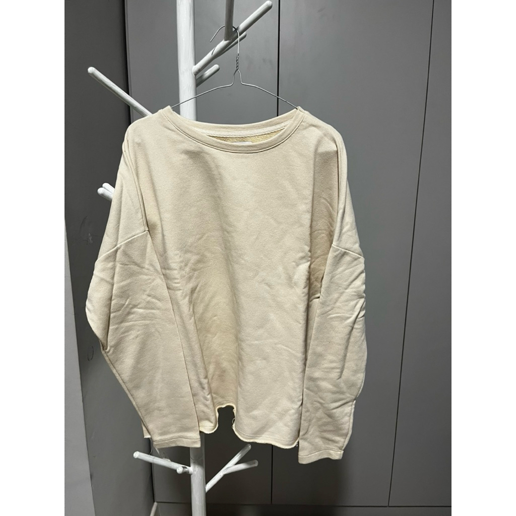 PRELOVED PULL & BEAR SWEATSHIRT