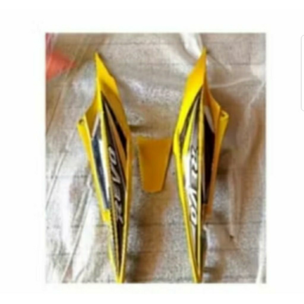 cover body samping belakang Revo lama warna kuning + stripping