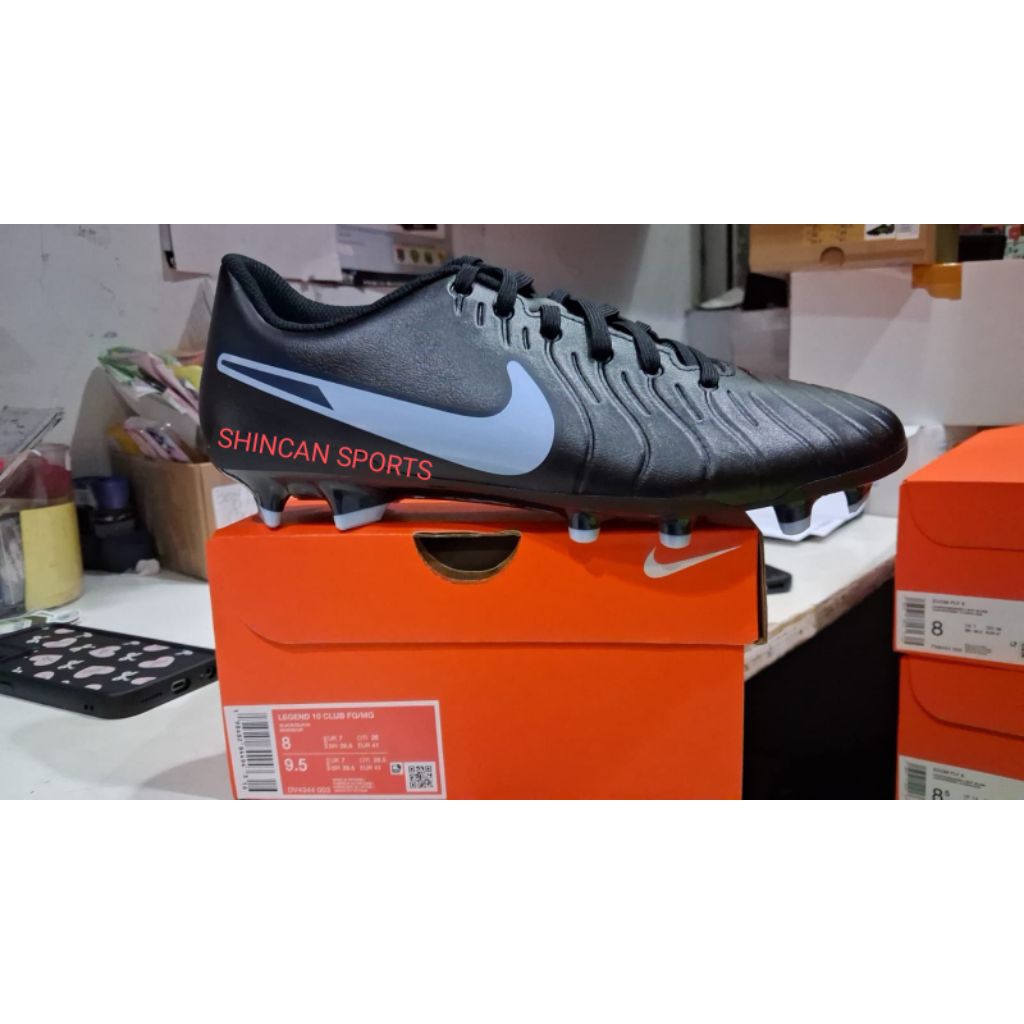 SEPATU BOLA NIKE LEGEND 10 CLUB FG/MG