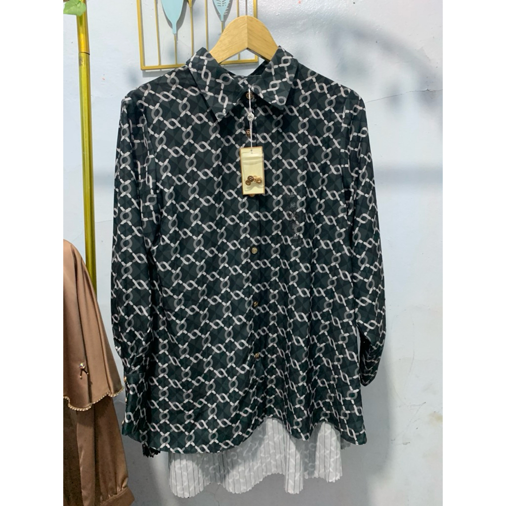 monogram pleated wearing klamby