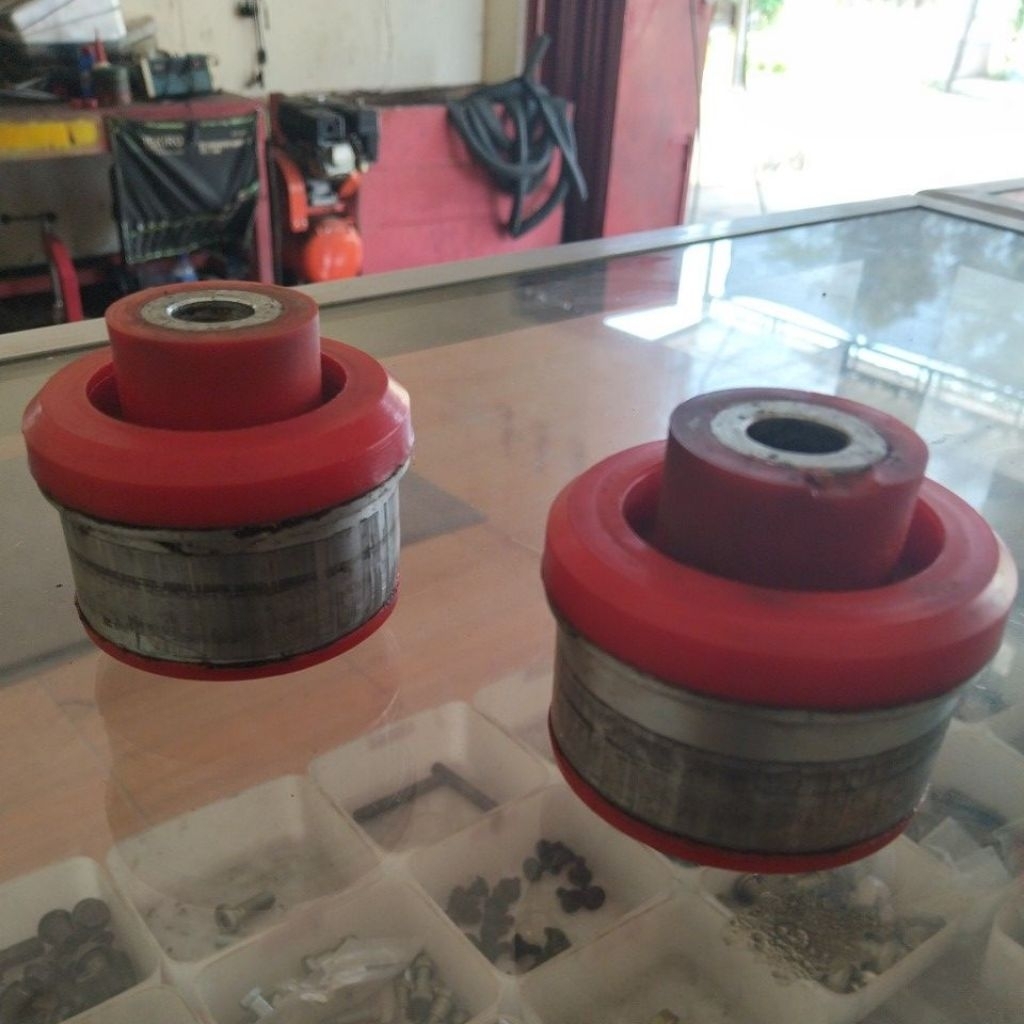 Bushing lower arm besar mobilio