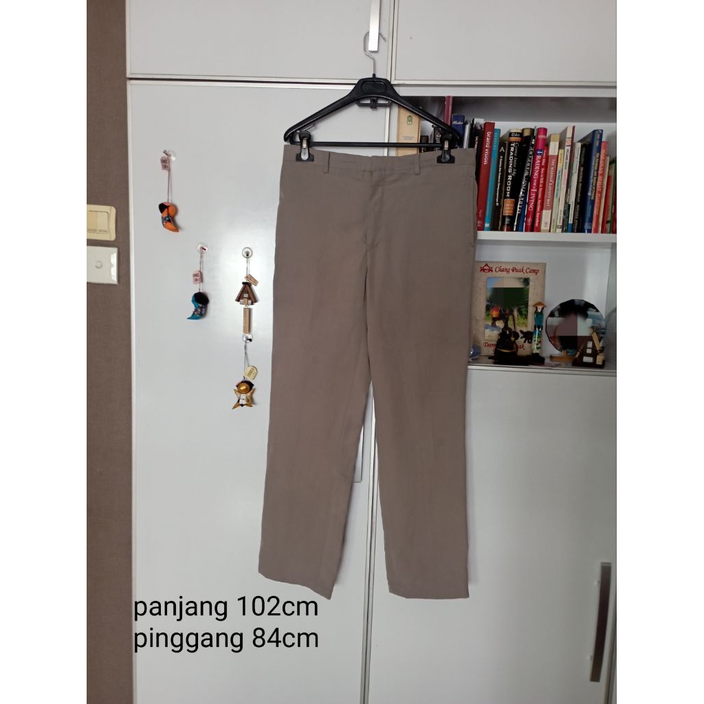 Celana Kantor Krem JOBB 34