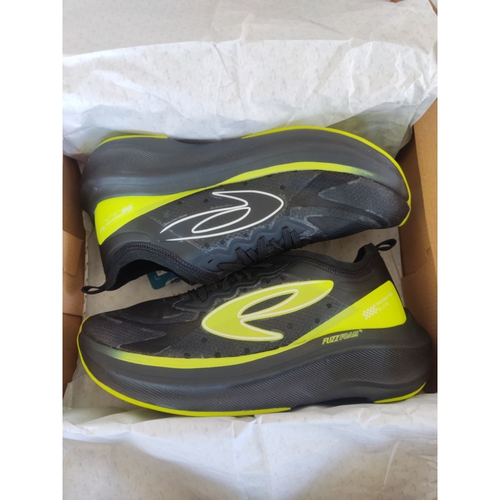 910 Takashi run elite sz 41