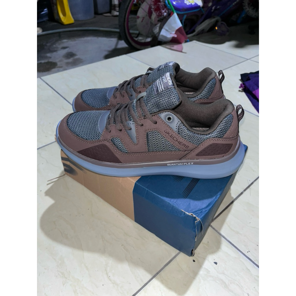sepatu olahraga kerja skechers