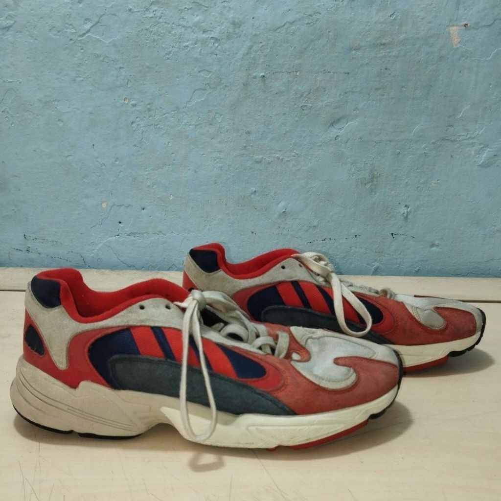 SEPATU BEKAS SIZE 44 INSOLE 28 CM