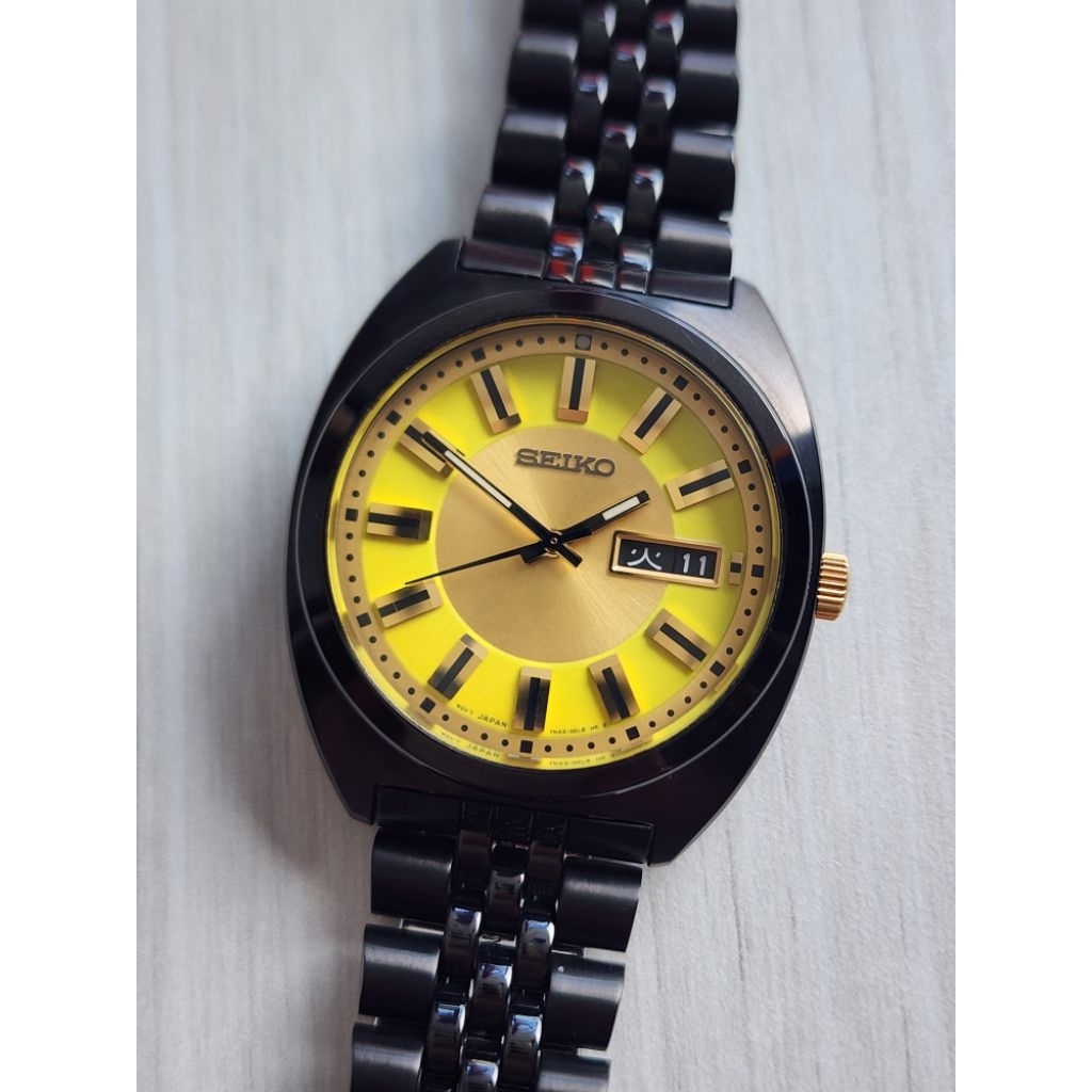Seiko Shibuya Night Lume Dial Yellow Quartz Day Date 7N43-0BP0 JDM SUPER RARE