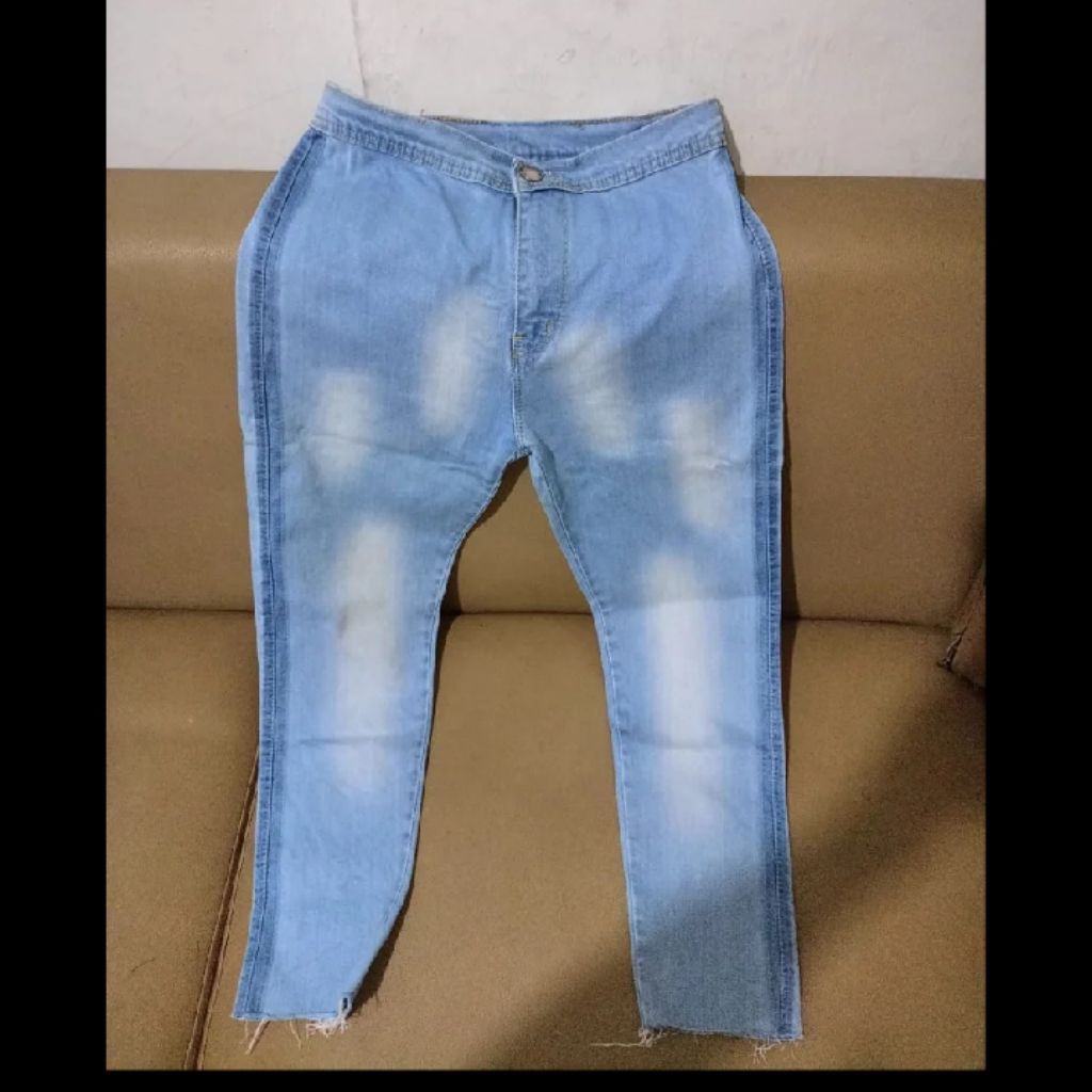 celana levis wanita