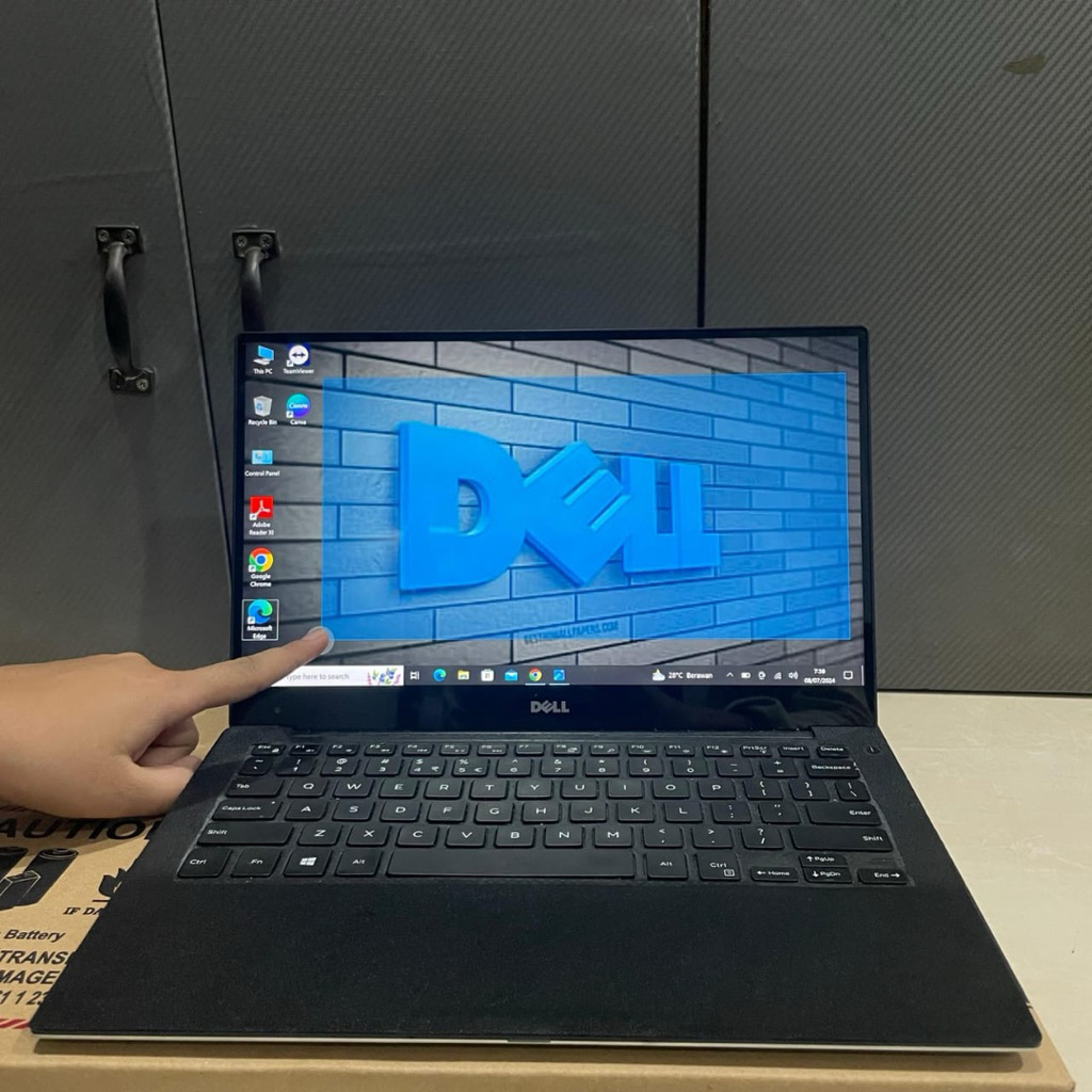 Laptop DELL XPS 13 9360, #Touchscreen, I7-7500U, 8GB/51GB, Layar 3K #Backlight, Lengkap, Silver Blac