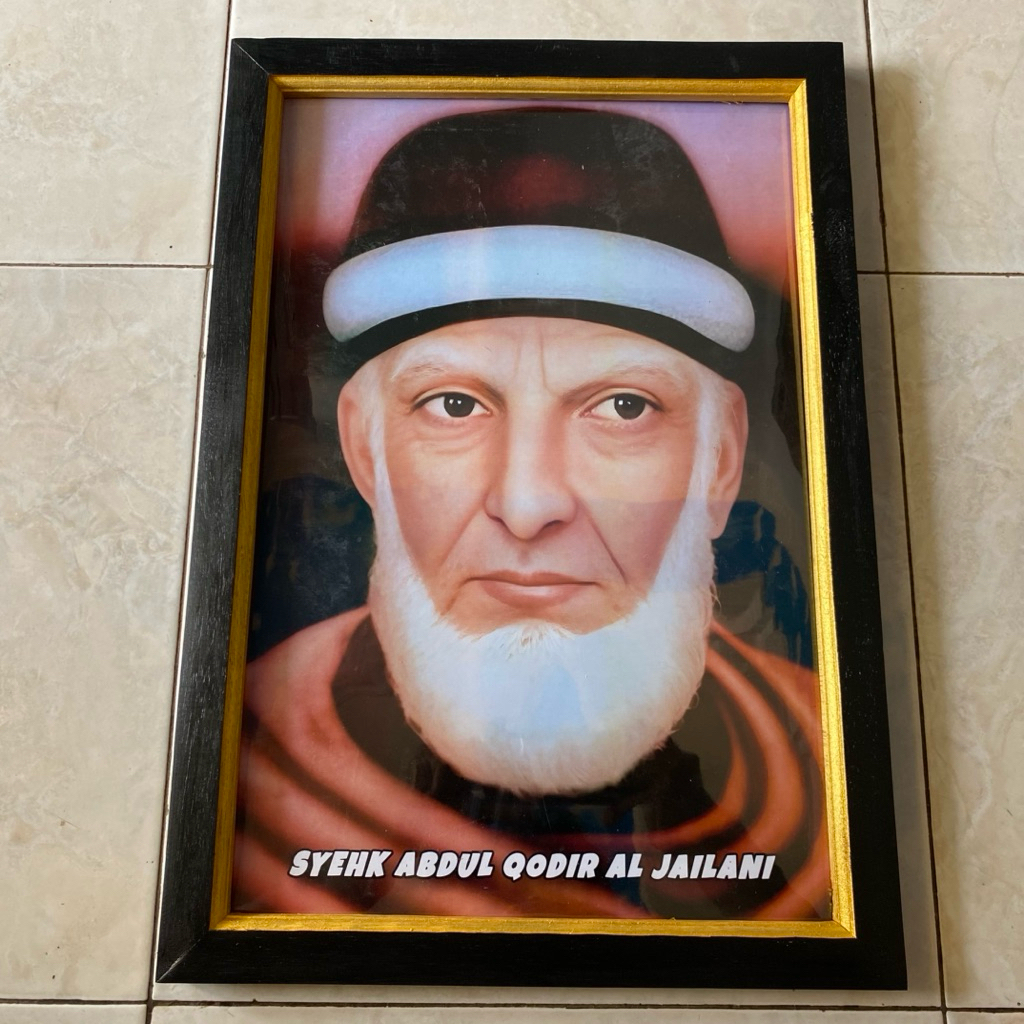 Hiasan dinding lukisan cetak m gambar syekh Abdul qodir al jailani plus bingkai kayu Uk 65 x 45 cm