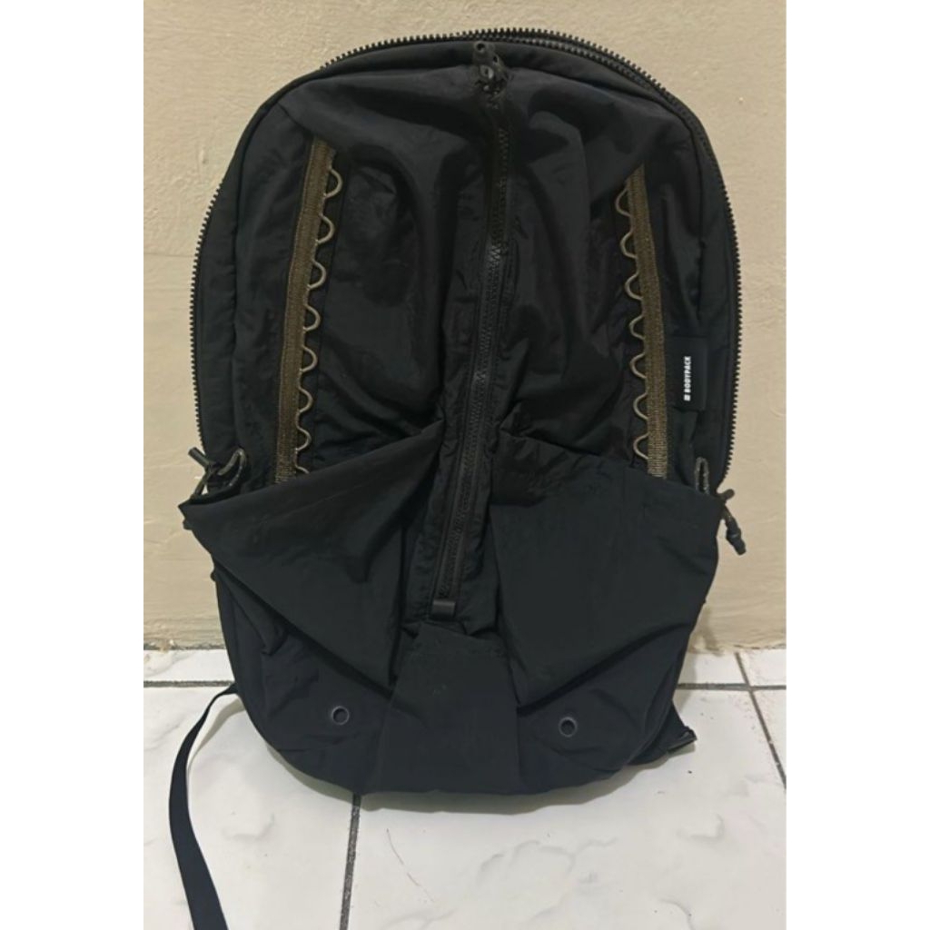 preloved tas bodypack hitam axiom vision 1.0 15 inch