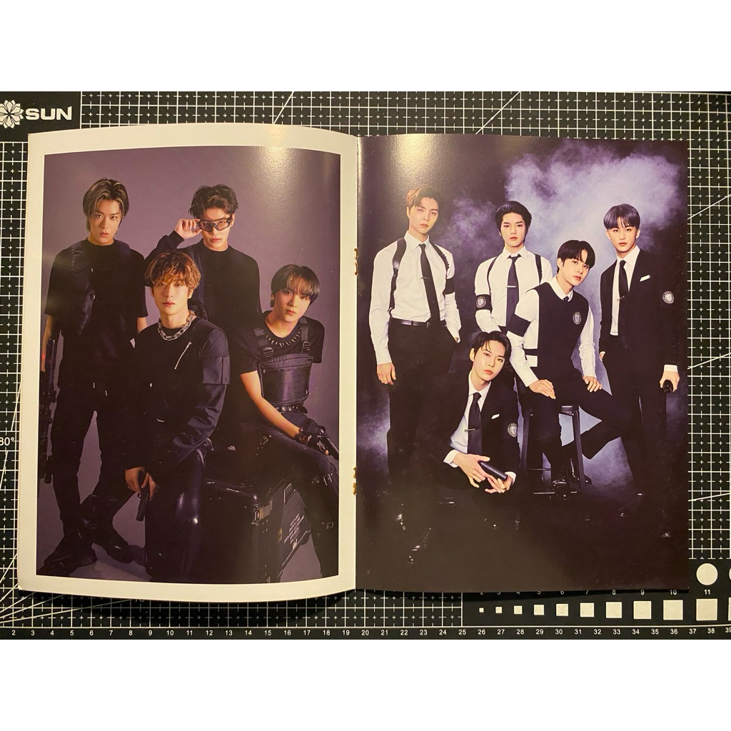 MINI BROCHURE NCT 127 SEASON GREETING 2021 TAEYONG JOHNNY YUTA DOYOUNG JAEHYUN JUNGWOO MARK HAECHAN