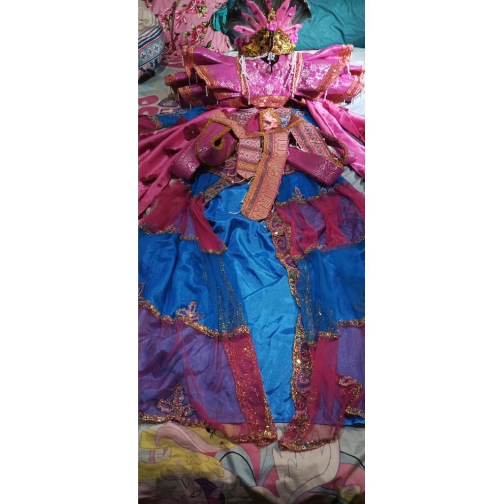 kostum maskot karnaval