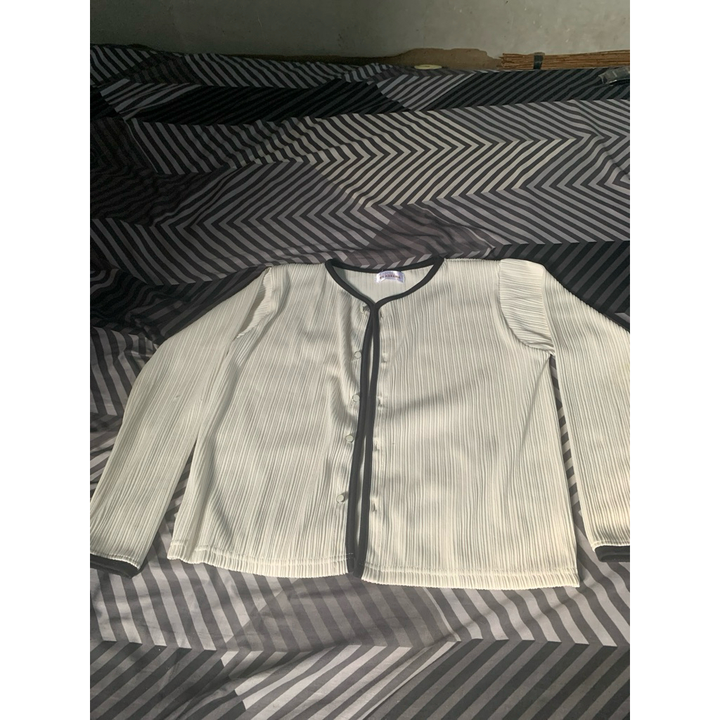 Preloved cardigan by azeera