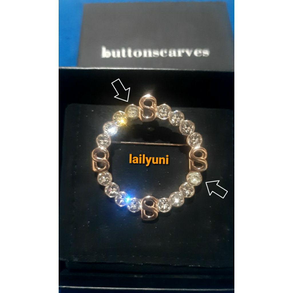 READY... PRELOVED ANNA ROUND BROOCH ROSE GOLD BY BUTTONSCARVES