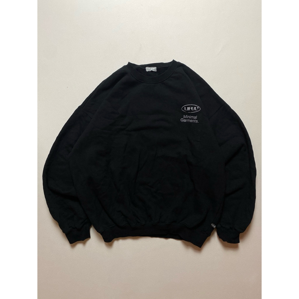 Crewneck LIFUL Minimal Garments.