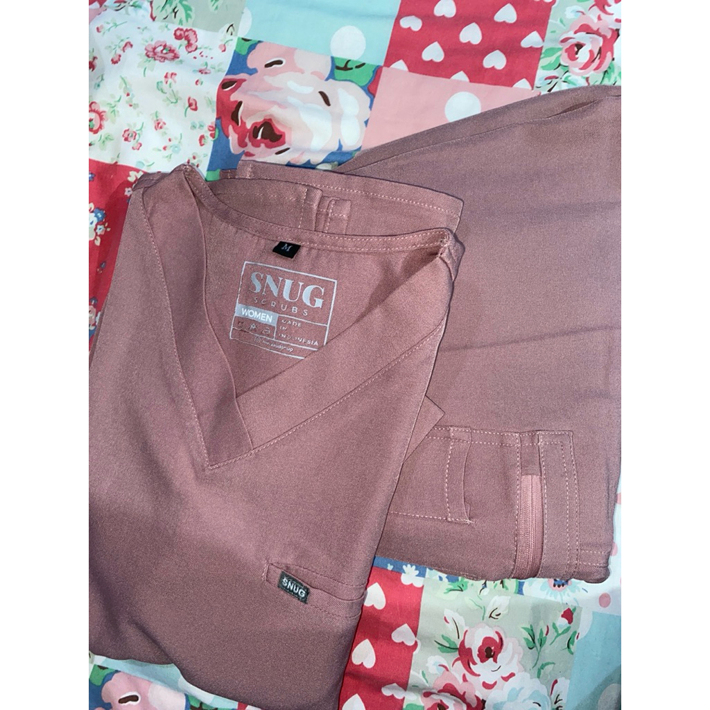 SNUG SCRUB BAJU JAGA SNUG SCRUB WARNA PINK PRELOVED