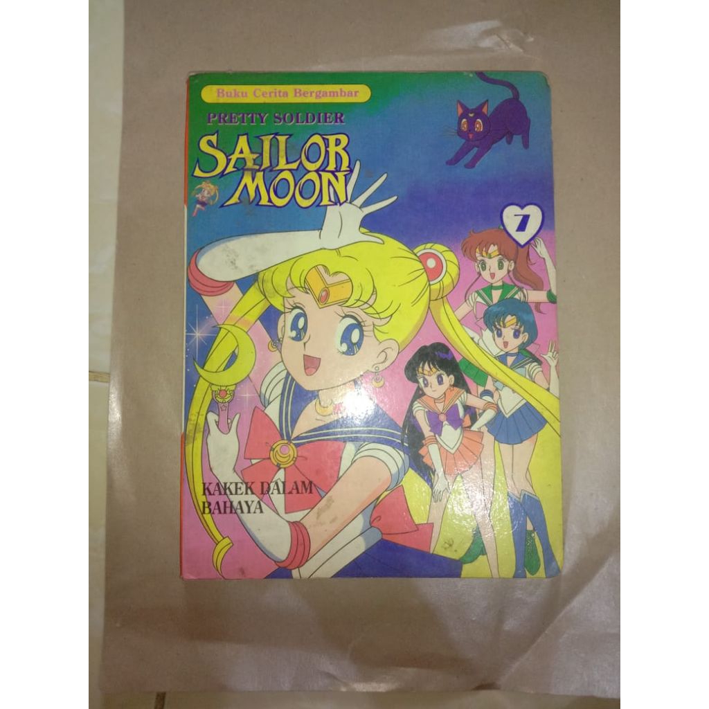 Buku Pretty Soldier Sailor Moon