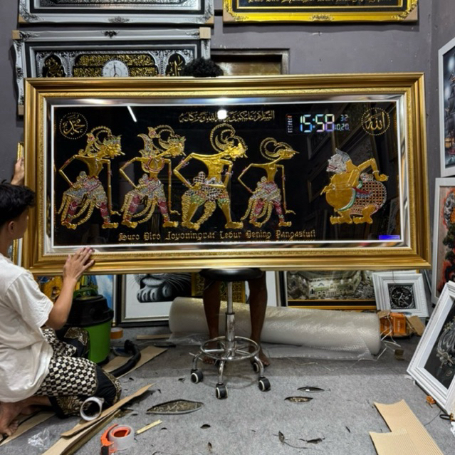 Hiasan dinding Wayang Punokawan 2x1meter + Jam