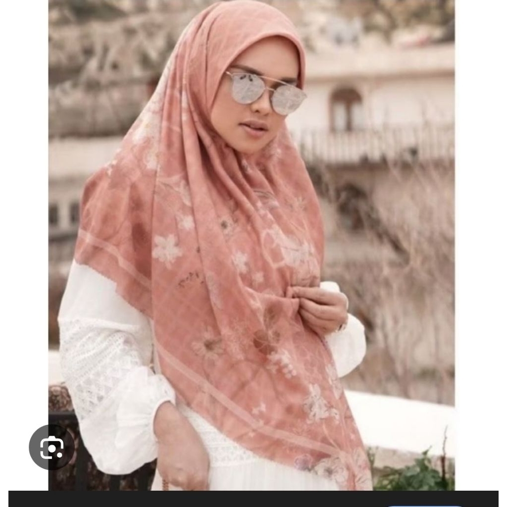 RARE SOFYA SERIES BUTTONSCARVES