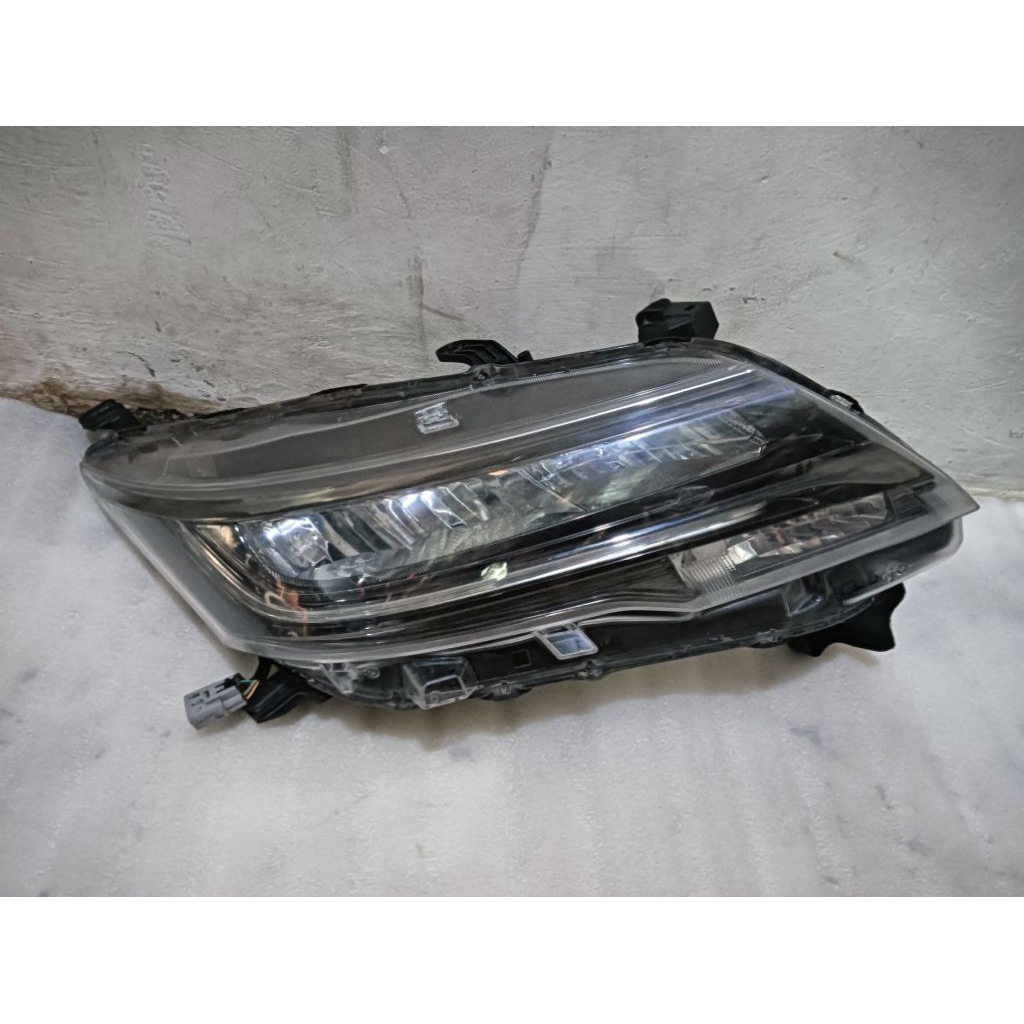 Head lamp lampu depan Toyota rush 2019 2020 2021 kanan original