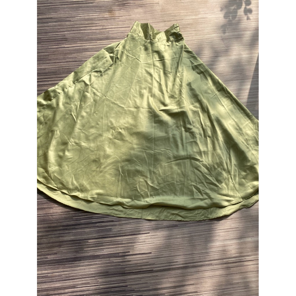 PRELOVED Green Satin Skirt