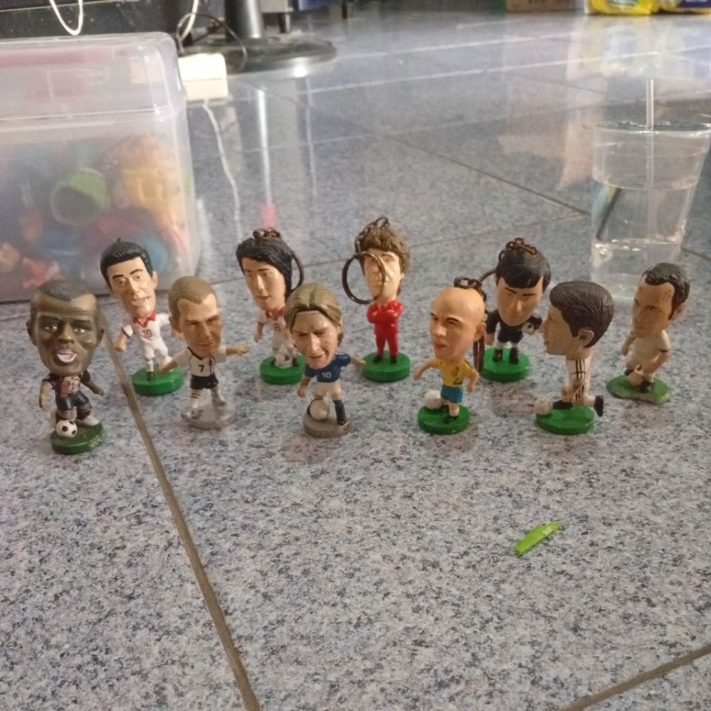 Figure Soccer Pemain Sepakbola Totti R. Carlos Beckham Raul Dalglish Football Corinthians