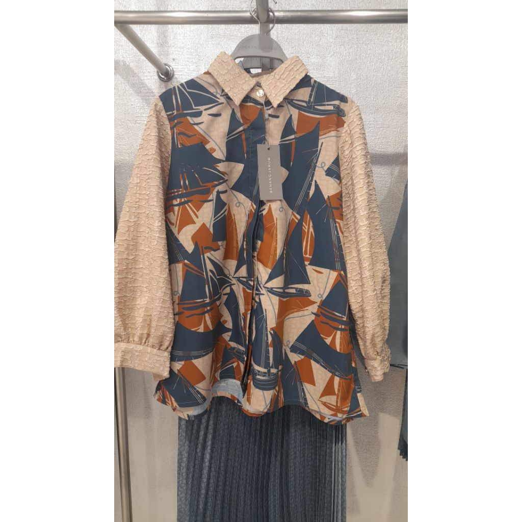 Benang Jarum BJ Nautical Full Mono Monogram Red Taupe Puffy Raglan Pleated Skirt Yokke Crop Top mix 