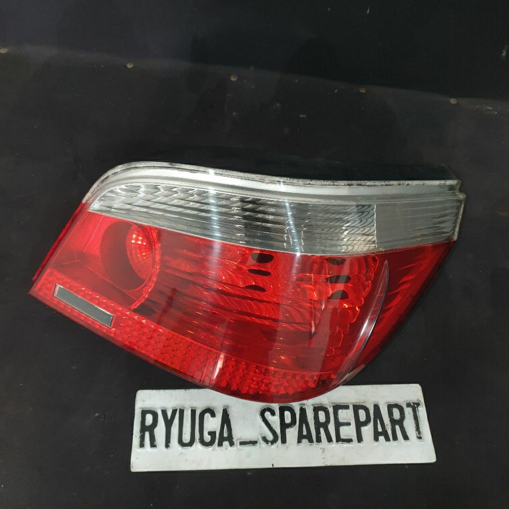 stoplamp lampu belakang kanan pre facelift original BMW E60 6910768