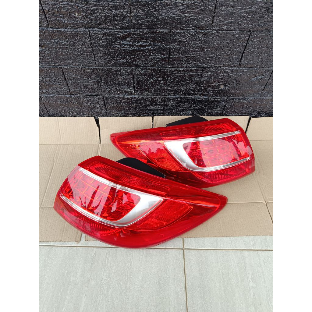 stoplamp lampu belakang kia sportage 2012 original