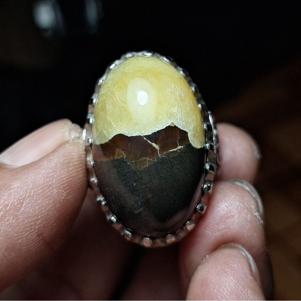 Batu akik getah kati layu kristal