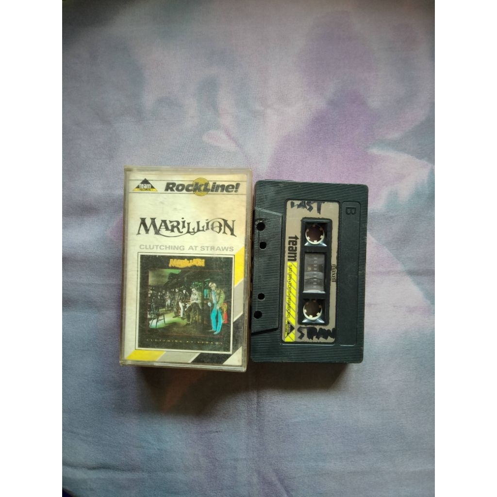 Kaset Pita Marillion Clutching At Straws