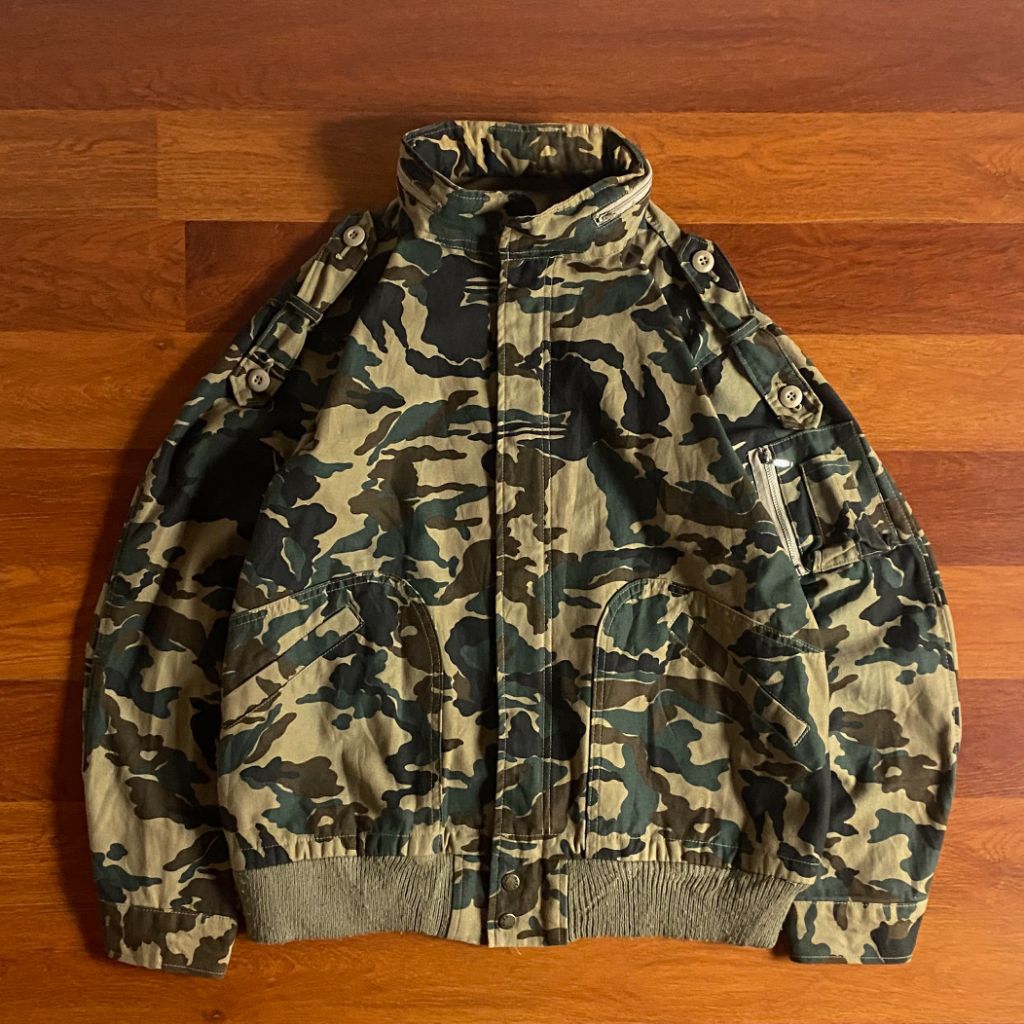 Even river vintage camouflage military jacket ( L - XL ) pria