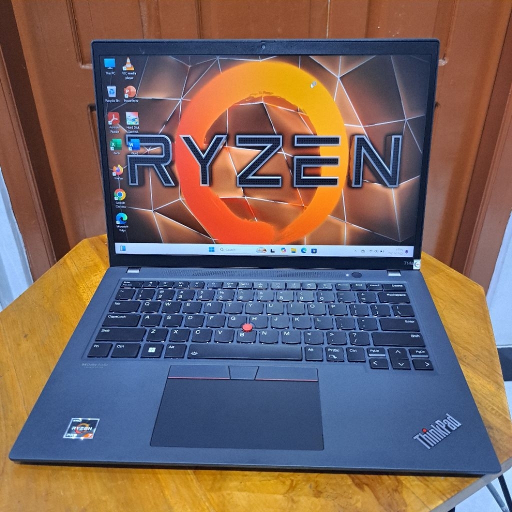 Lenovo Thinkpad T14s Gen 3 Ryzen 7 pro 6850 Ram LPDDR5 16gb SSD Nvme 256Gb Windows 11 backlight