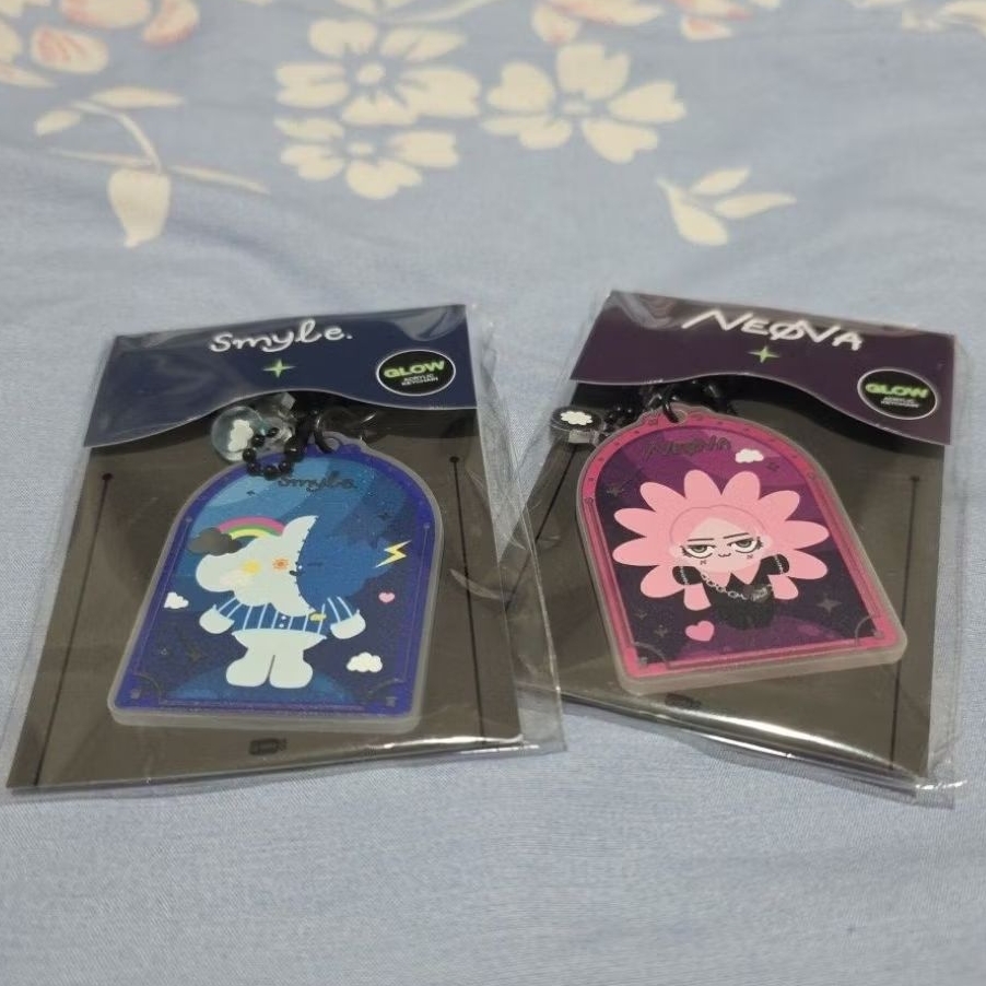 THAI - GMMTV FANTIVAL NEONA SMYLE GLOW ACRYLIC KEYCHAIN GANTUNGAN KUNCI SET SKYNANI SKY WONGRAVEE NA