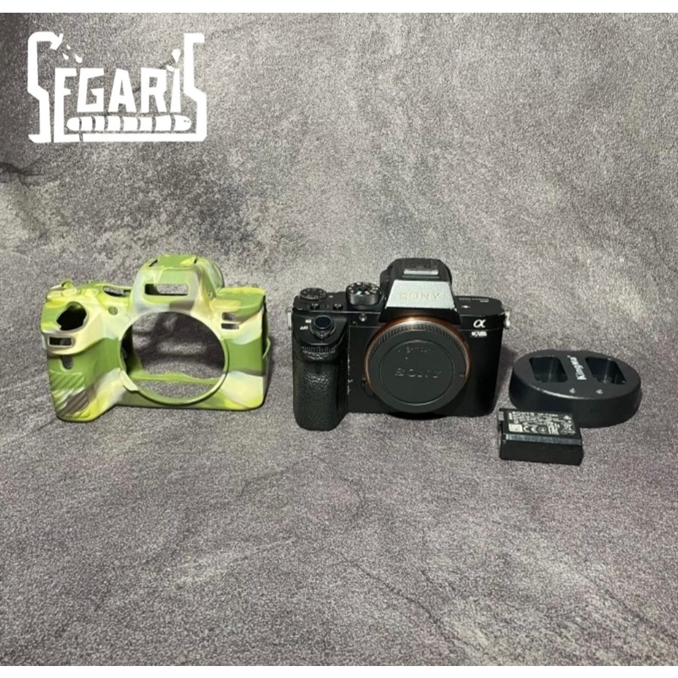 Sony A7R Mark II + Lensa Kit 28-70mm