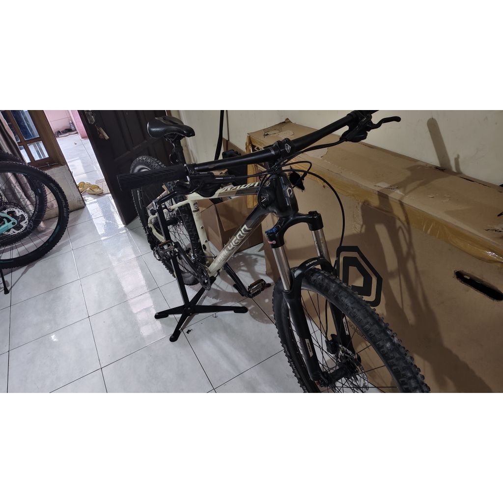 Polygon Xtrada 6 Shimano 2x11 (Size M 27.5)