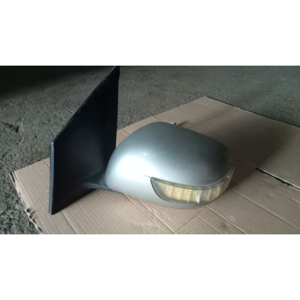 spion kiri mobil livina