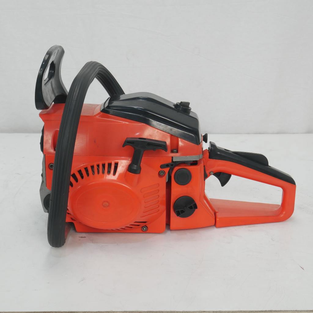 Gergaji Mesin Bensin – Chainsaw Pemotong Kayu / Alat Tebang Pohon / Mesin Potong Kayu