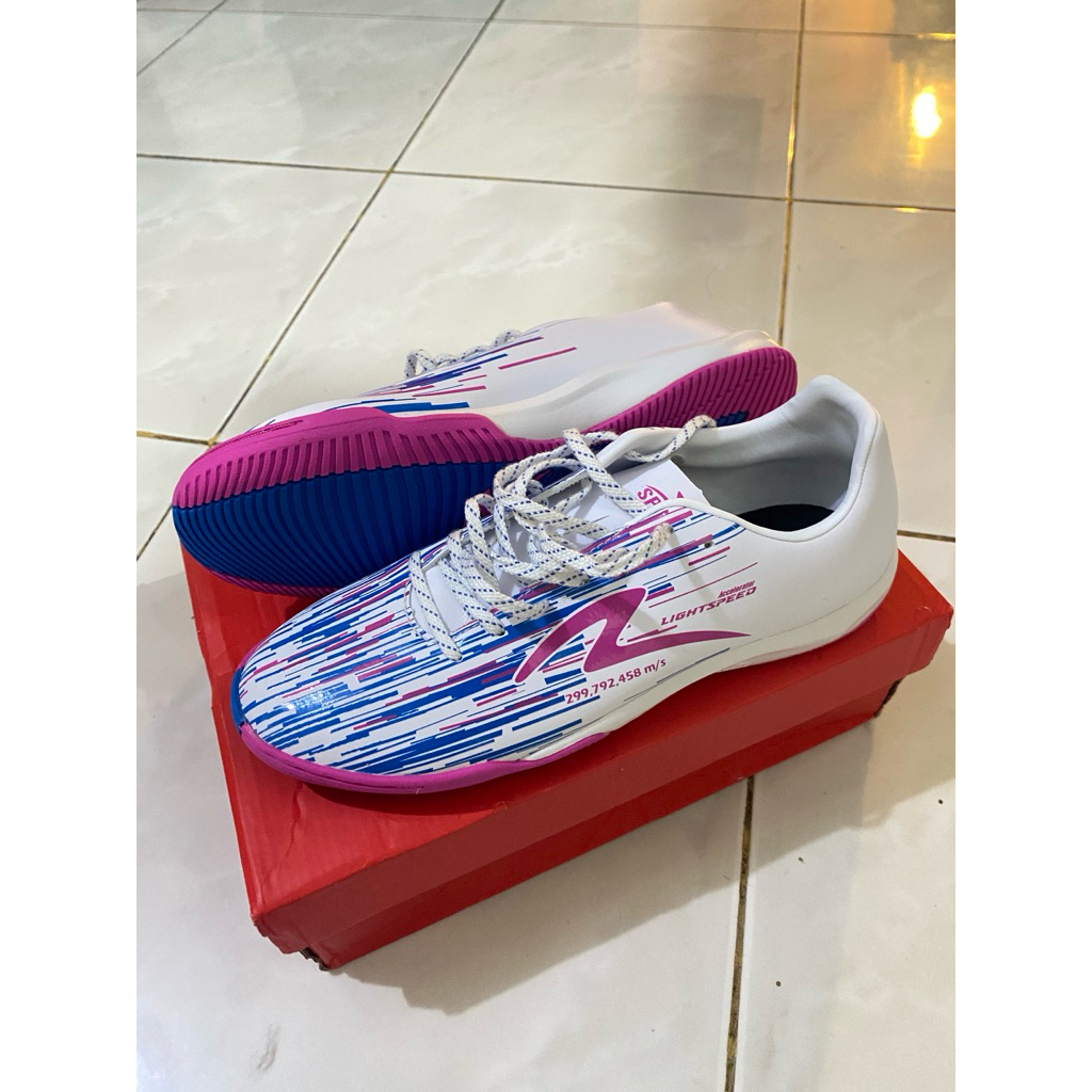 SPECS LIGHTSPEED REBORN IN WHITE MAGNIFICO